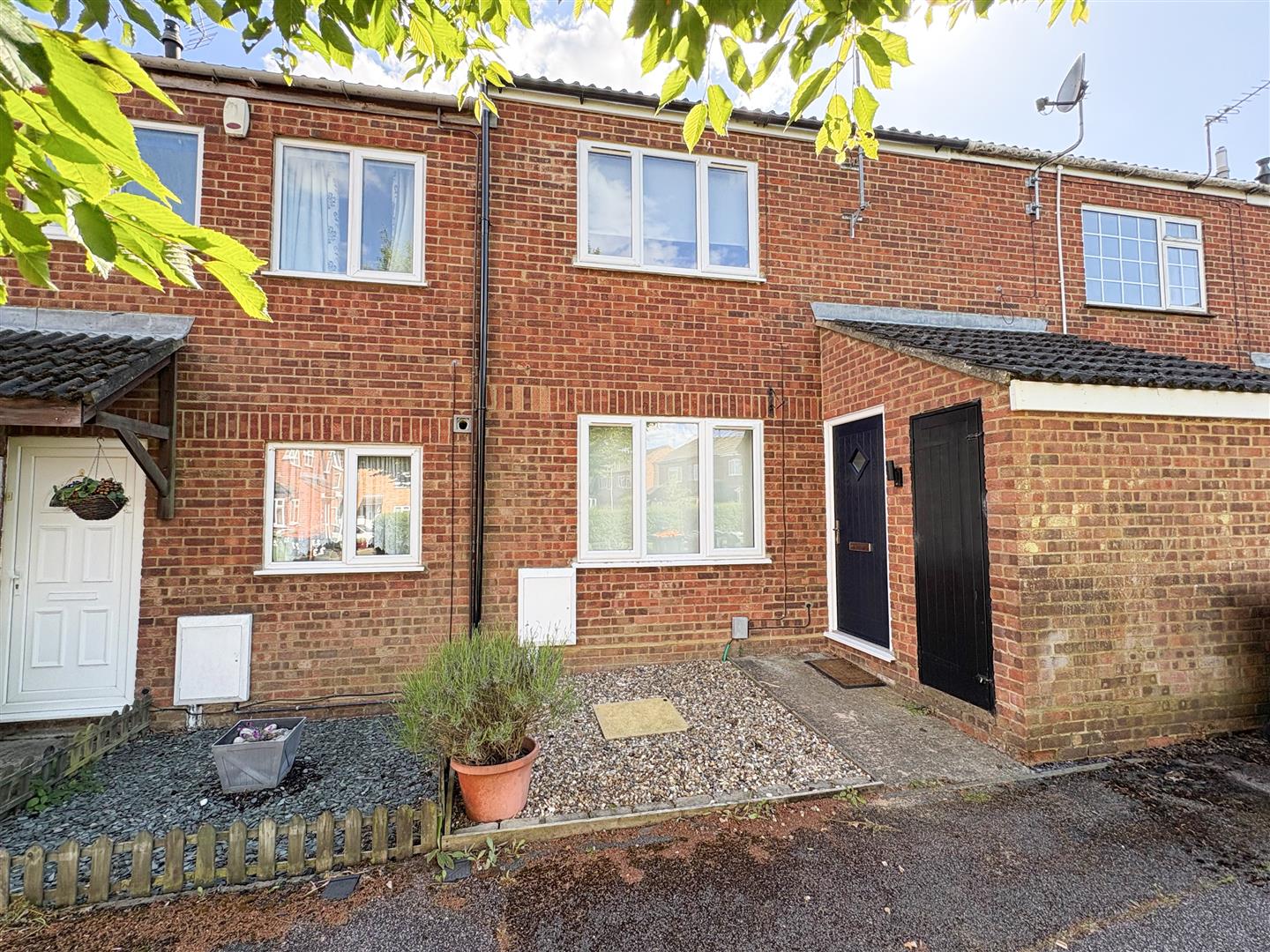 Hornbeam Close, Leighton Buzzard Hornbeam Close, Leighton Buzzard